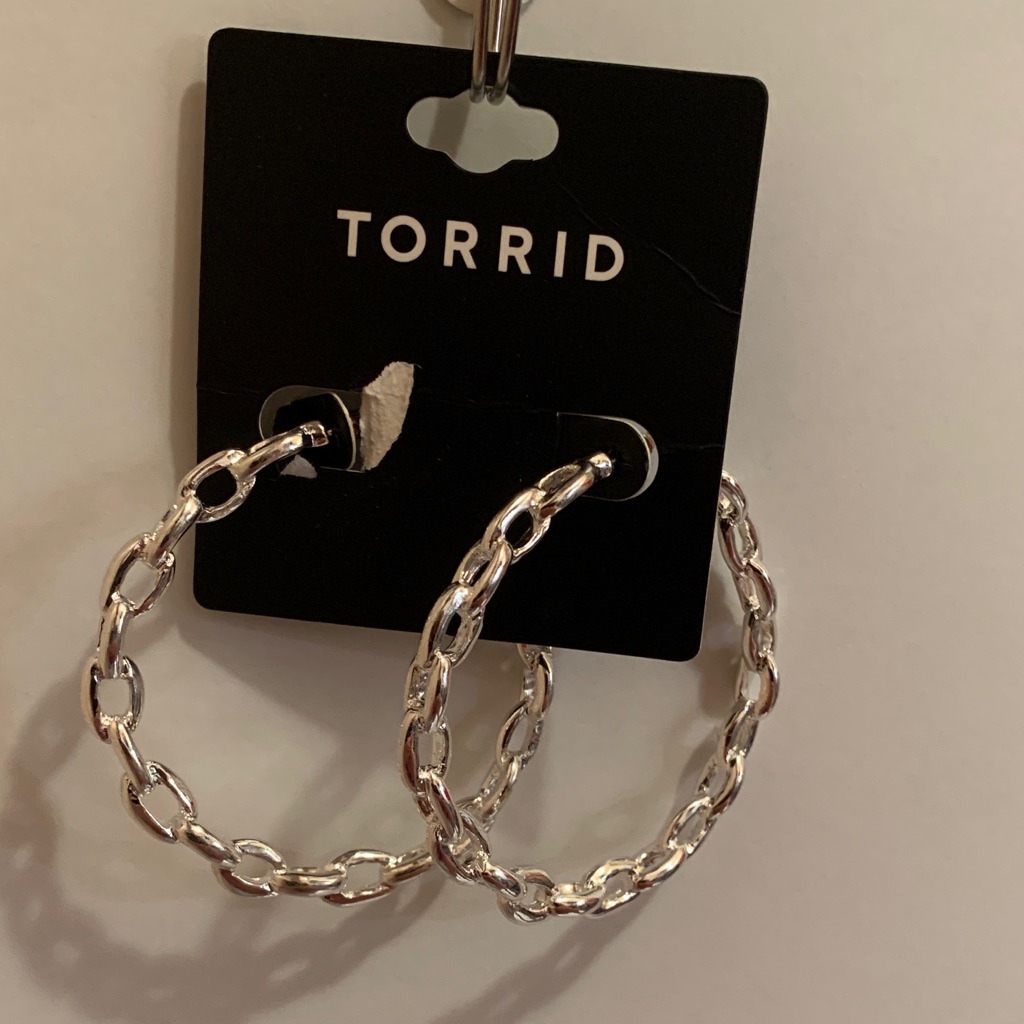 Torrid Silver Chain Hoop Earrings 8$